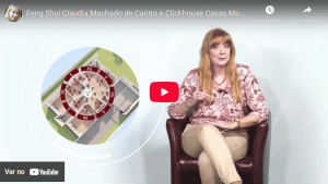 Equilíbrio de Feng Shui com Cláudia Machado de Castro, especialista em harmonização de ambientes para bem-estar e prosperidade.